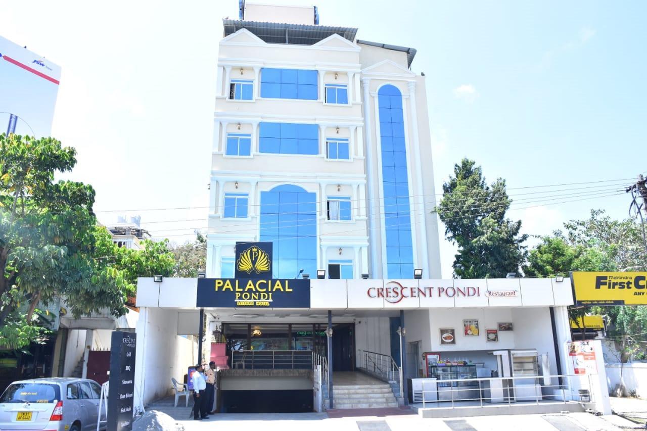 Hotel Palacial Pondi Puducherry Buitenkant foto