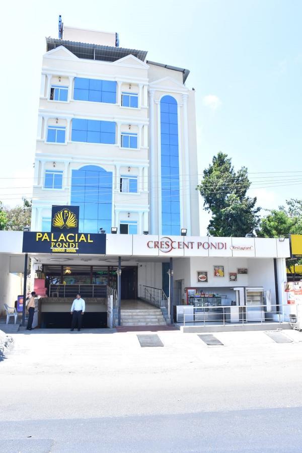 Hotel Palacial Pondi Puducherry Buitenkant foto